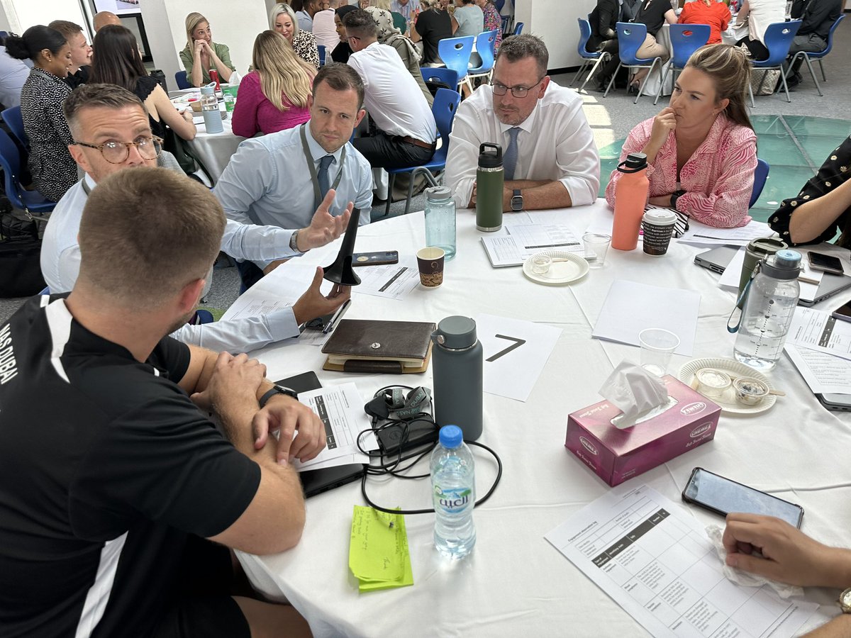 bravehead's tweet image. It was a real privilege to be working on Curiosity and wonder with the staff of @NASDubaiSchool. What a great bunch of staff and what a fantastic building. Good luck for an amazing year, looking forward to more @ITLWorldwide events with you.