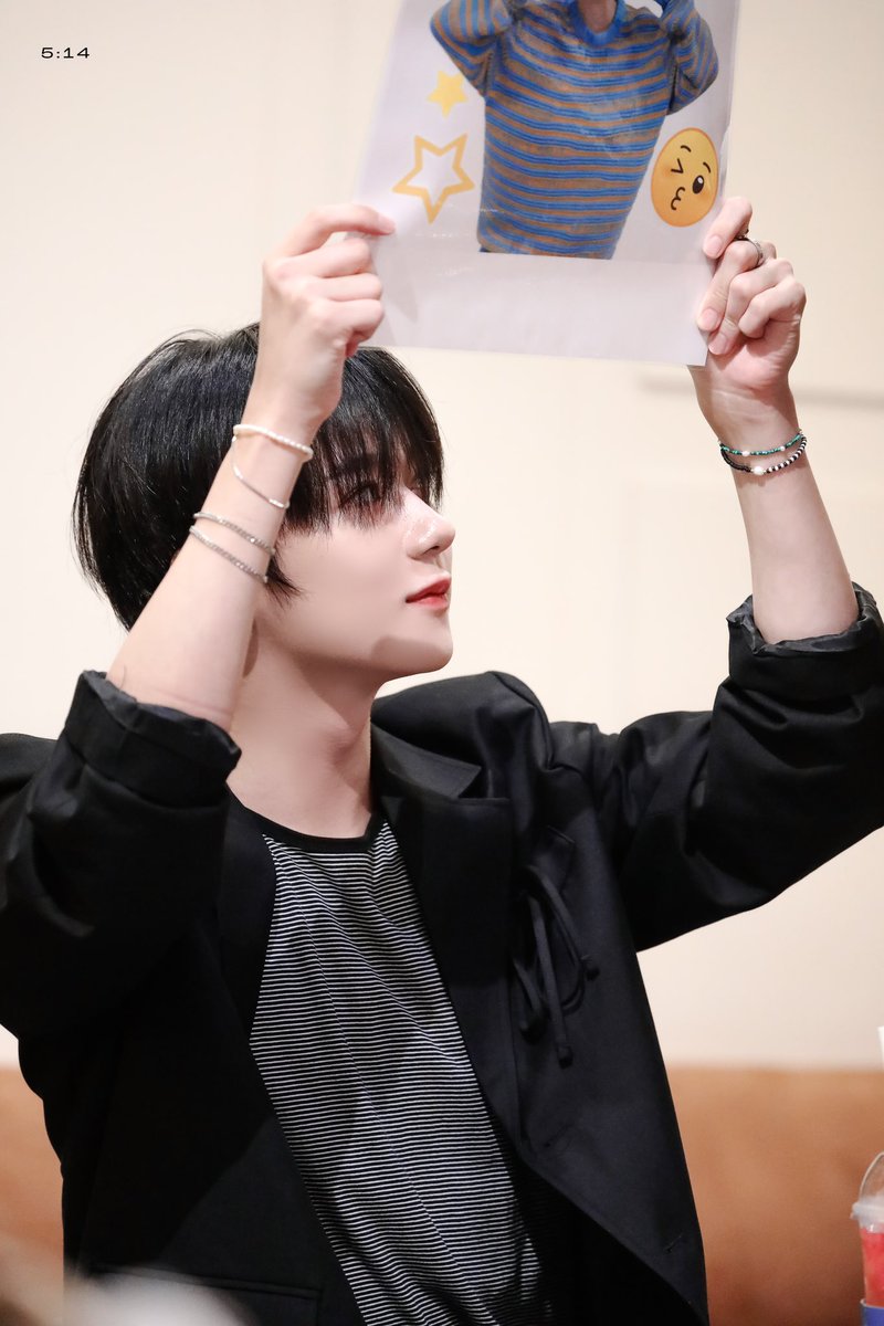 _yechan514_'s tweet photo. 230825   FM

#OMEGA_X #오메가엑스
#예찬 #YECHAN https://t.co/ErZOQKvvow