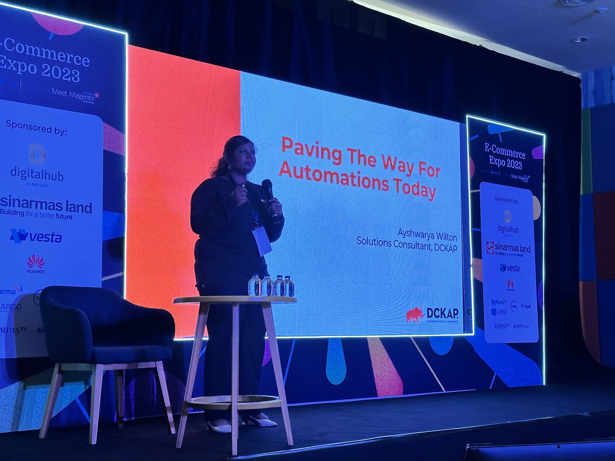 jeo4long's tweet photo. First day sessions under way. Great content from TADA, AiSensum with Uniqlo and @DCKAP #mm23id #buildingforthefuture https://t.co/fLJFACYEY7