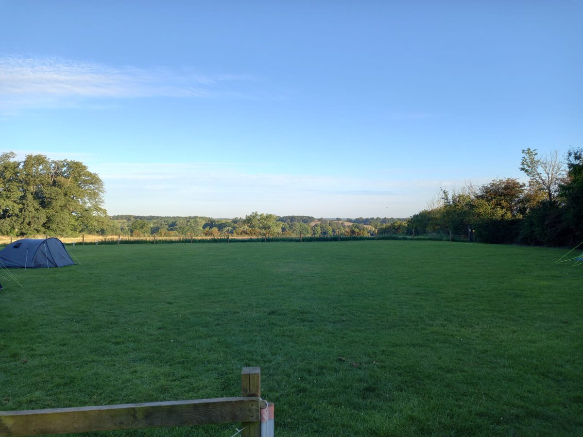2ndLPguides's tweet photo. Good morning from Castle Ashby! The leaders are ready for action and the YLs are preparing the wide game for the Guides #2LPG https://t.co/lRliNoFthg