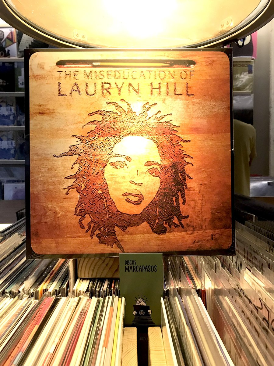 Marcapasos_GR's tweet photo. #Efemerides #LaurynHill
Fue un 25 de #agosto de 1998. Hoy celebramos el 25º aniversario de la publicación de “#TheMiseducation of LAURYN HILL”. El mítico 1er #disco en solitario del corazón de The Fugees.
#RecomendaciónMarcapasos
#ReseñaMarcapasos ->https://t.co/fjND88uLrA https://t.co/uod5JqyJzl