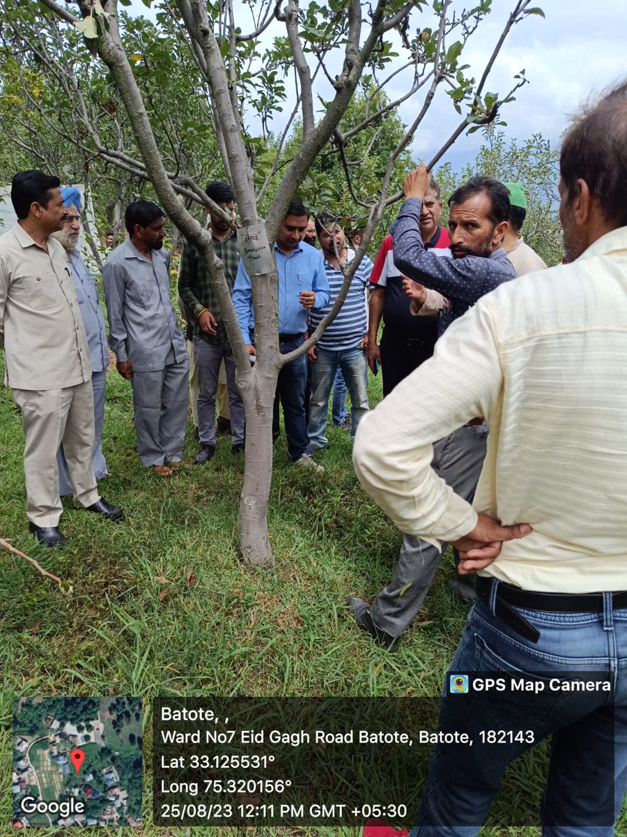 HorticultureDe7's tweet photo. Horti-R organised capacity building prog.for 25 benef. at Batote under HADP-UTCapex and practical training imparted reg. various techniques used in Hort-sector. HADP, RMHDP, UT Capex and other schs. of the dept. were discussed threadware. @DrJitendraSingh @Divcomjammu @dcramban https://t.co/bFeU0HgxXC