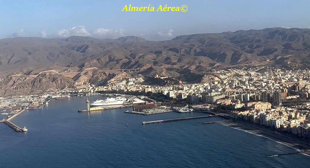 #Almería @puertodealmeria  y #paseomaritimodealmeria en Agosto 2023 #feriaalmeria #costadealmeria #Verano2023