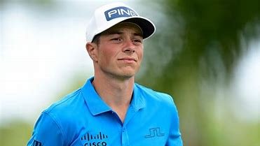 golferscbd's tweet image. Tour Championship Day 2 Giveaway ⛳️
We&apos;ve got 3 cases of our best-selling jelly domes up 
for grabs today, that&apos;s 10 packs worth £239.90 in 
each case 😁
Just tell us who will be leading after R2 🏆

Preparation - Performance - Recovery #GolfersCBD
golferscbd.co.uk/cbd/20mg-jelly…