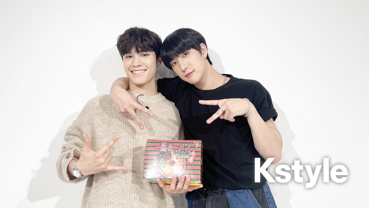 Kstyle_news's tweet photo. 【プレゼント】
✨#KstylePICK に生出演✨
「ボイプラ」#ジェイ＆#ユン・ジョンウ
直筆サイン入りポラを抽選で2名様に！

応募は▼
・@Kstyle_news フォロー＆RT
・配信中に発表されたキーワードをリプライ

8/28（月）AM11:00〆切

配信アーカイブも公開中！
https://t.co/lOyJ6hrxrO

#JAYCHANG #YOONJONGWOO