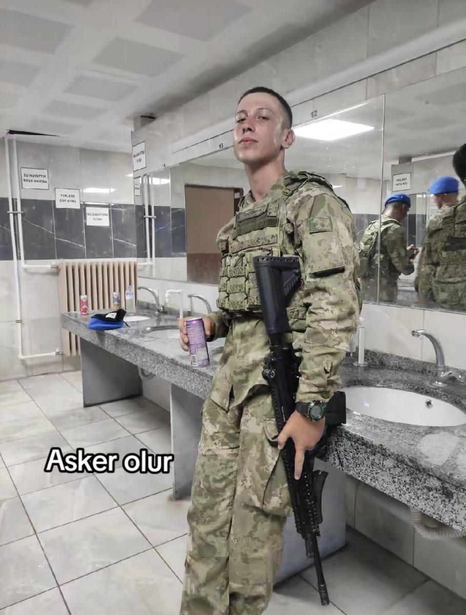 shitpostlarim's tweet photo. bu doğru mu ?? https://t.co/EnZz7l1C3Q