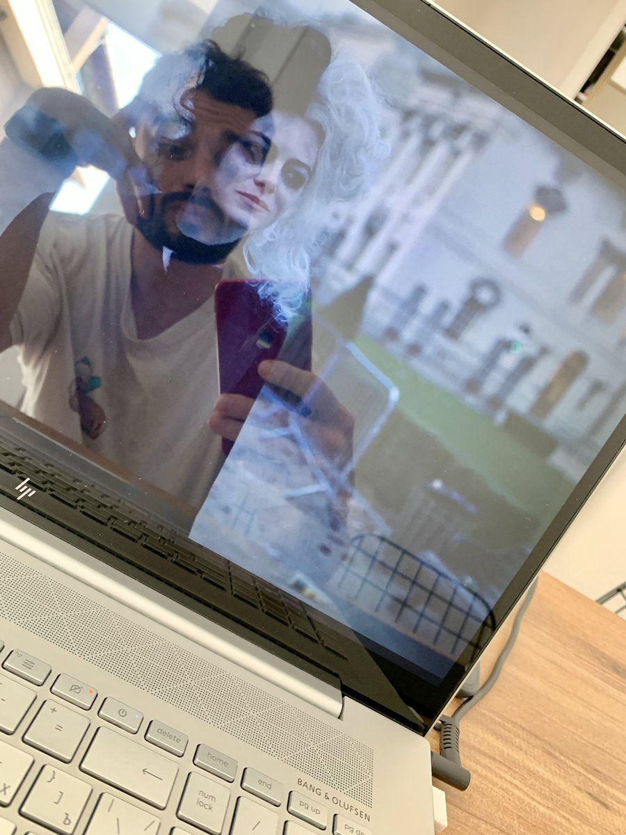 Посмотрел «Круэллу» и теперь хочу создать свой модный дом.