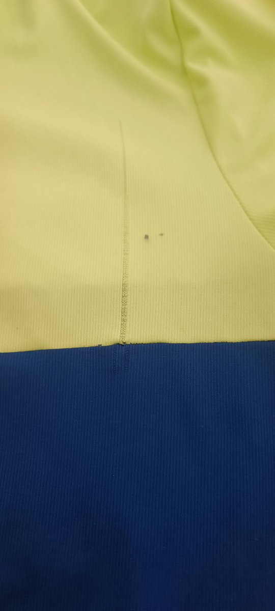 webdropsolution's tweet image. Just one season and only 15 washes later, my LeCol jersey set is falling apart at every seam. Reached out to LeCol and they kindly offered me a 20% code for their summer sale. Is this how you should be treated by a company that claims premium quality? #PremiumQualityFail #LeCol
