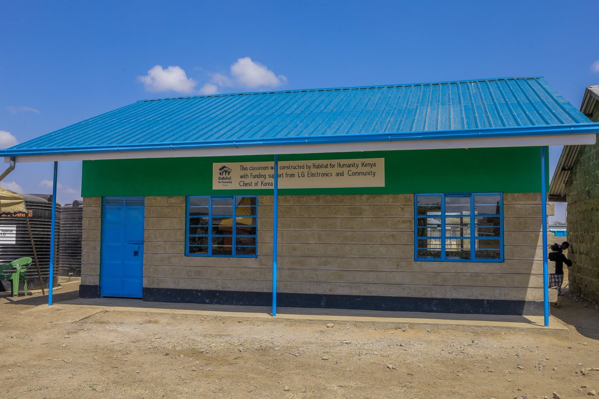 hfh_kenya's tweet photo. Education is empowerment. Our team is committed to constructing schools that nurture bright futures. 🏫📚 #EducationForAll #habitatforhumanitykenya #habitatforhumanity https://t.co/gvN9wuc8IA