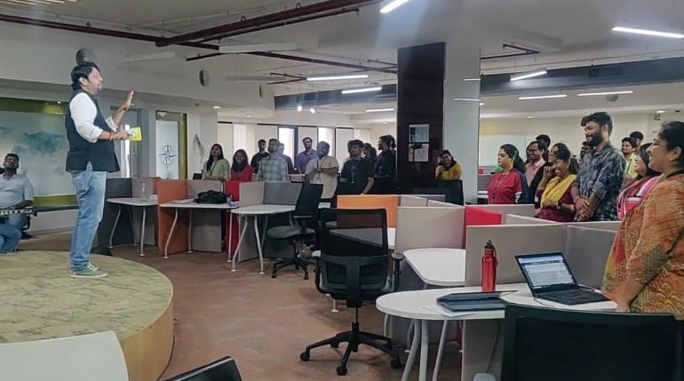 As part of our CEI activities , @SRFmentalhealth and @TrainSideways engaged with 60 people of an IT company in Chennai to discuss mental health literacy and psychosis using participatory theatre techniques! @QMULSocialPsych @IRDGlobal @NIHRglobal @QMUL_WIPH @PeoplesPalaceUK