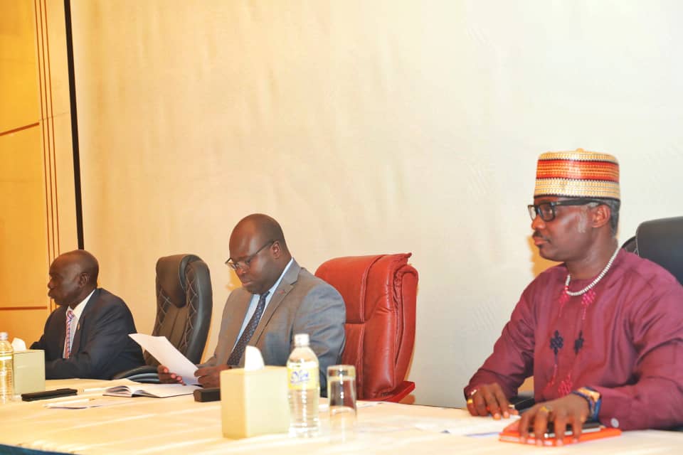 UNFPASouthSudan's tweet photo. "Action to reduce maternal mortality is not rocket science, but requires determined action across multiple sectors, including at the community level.  This strategic conversation by Parliamentarians to address maternal deaths is an important first step" @OlajideDemola Rep UNFPA🇸🇸 https://t.co/HzUVWQe2K8