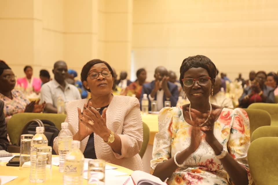 UNFPASouthSudan's tweet photo. "Action to reduce maternal mortality is not rocket science, but requires determined action across multiple sectors, including at the community level.  This strategic conversation by Parliamentarians to address maternal deaths is an important first step" @OlajideDemola Rep UNFPA🇸🇸 https://t.co/HzUVWQe2K8