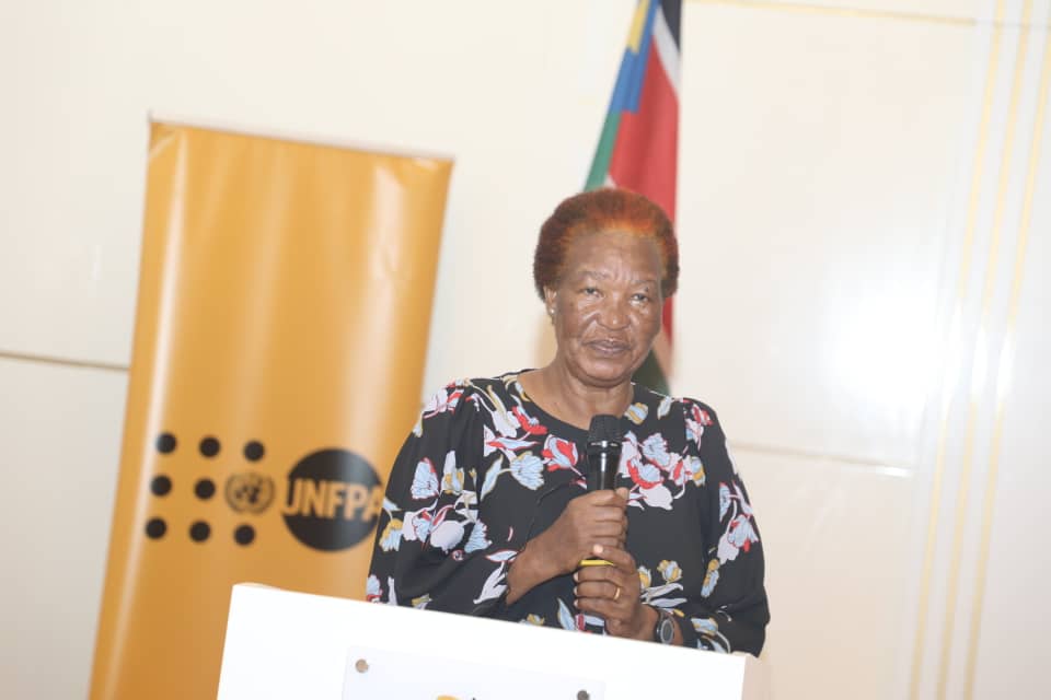 UNFPASouthSudan's tweet photo. "Action to reduce maternal mortality is not rocket science, but requires determined action across multiple sectors, including at the community level.  This strategic conversation by Parliamentarians to address maternal deaths is an important first step" @OlajideDemola Rep UNFPA🇸🇸 https://t.co/HzUVWQe2K8