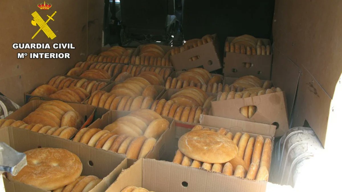 Efectivos de la Guardia Civil de Hellín localizan una panadería en el término municipal con numerosas carencias sanitarias y sin la correspondiente licencia municipal.