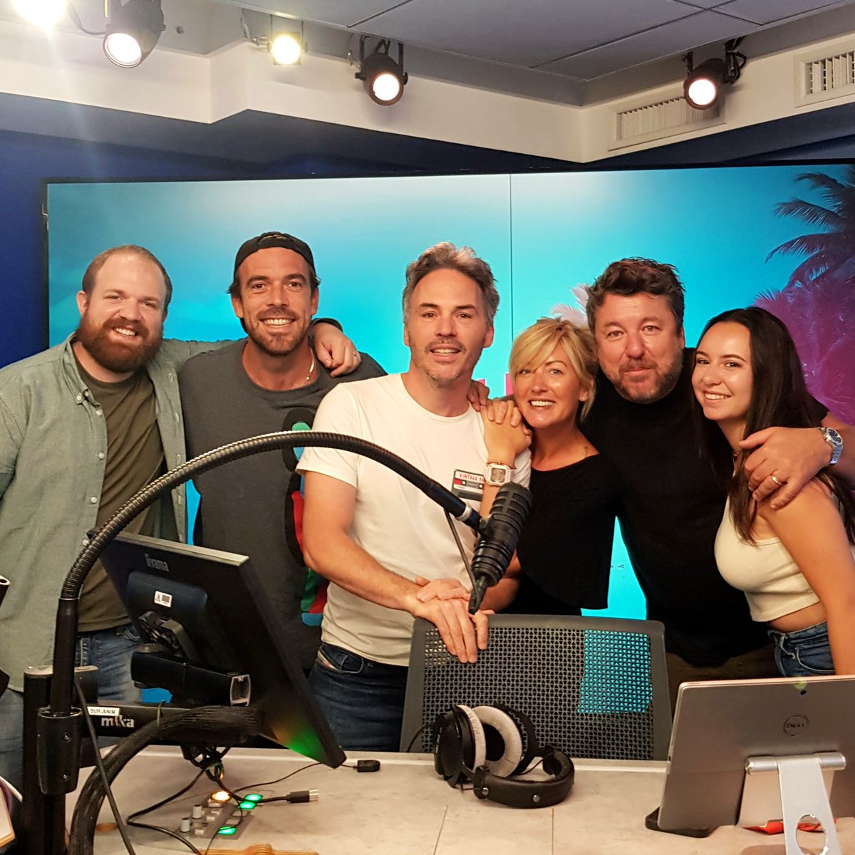 Dernière heure des vacances de #BrunoFunRadio avec une visite surprise 😎🌴🌊 ! 
Merci à tous pour cet été et bonne rentrée avec le retour de <a href="/BRUNOFUNRADIO/">BRUNO SUR FUN RADIO</a> dès lundi 6h sur #FunRadio ⏰😁