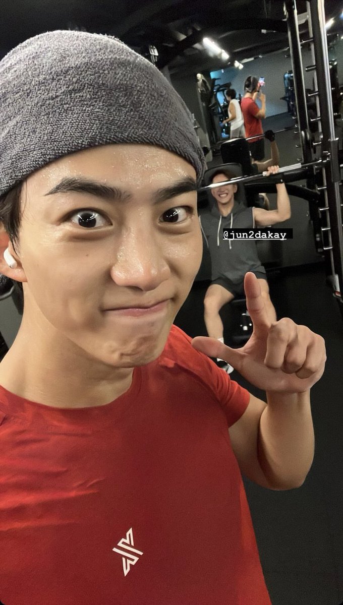Junazure's tweet photo. Taecyeon IG story update
In gym with Jun. K💗💚
Taecyeon still wears Xexymix😻 #Jun_K #Taecyeon #OkKay #2PM https://t.co/LF3M2xaiy0