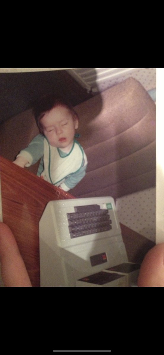 jamieravenmagic's tweet image. 4️⃣0️⃣ years on this 🌍 today 🥳 🎂 🎁  
And I have managed to get less and less productive each year 😂 
Shout out to all my birthday twins 🍾 

#birthday #forty