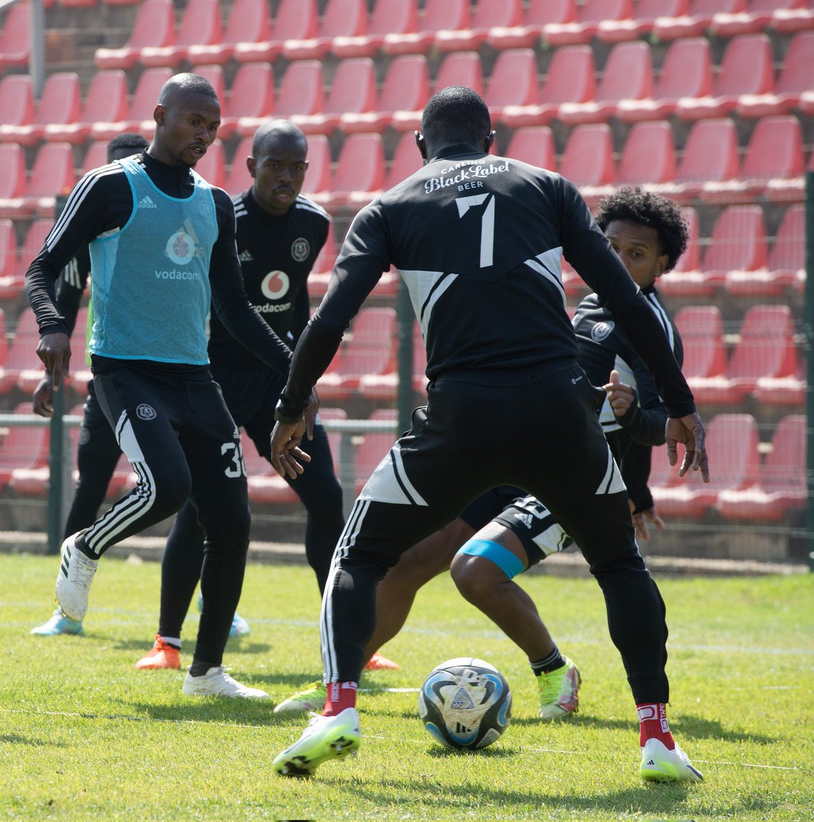 orlandopirates's tweet photo. ☠️ 🔎 𝗠𝗔𝗧𝗖𝗛 𝗣𝗥𝗘𝗩𝗜𝗘𝗪 🔍

🏆 #TotalEnergiesCAFCL 1st Preliminary Round
🛎 Leg 2 of 2
⚽️ @orlandopirates vs Djabal 
📆 Today, 25 August 2023
🏟 Orlando Stadium 🇿🇦
🕢 19h30 SAST
📺 Watch LIVE 👉🏿 https://t.co/fOBBf5dwJa

🎫 @TicketProSA 👉🏿 https://t.co/gJ0niwN8EZ

🖥 Match Preview 👉🏿 https://t.co/Pg5ya2iO8B

⚫⚪🔴⭐
#Matchday
#OrlandoPirates 
#OnceAlways