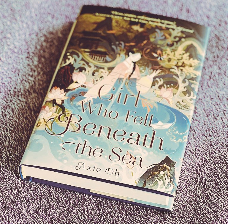 SunflowerBookQT's tweet photo. Loved this novel! It's an unforgettable Asian mythological fairytale with gorgeous design cover/pages, excellent writing, and a fantastic plot featuring beautiful mythology, a colorful spirit realm, and lovable characters. #BookBoost #AxieOh #booktwt #Thegirlwhofellbeneaththesea https://t.co/XFb4WgkFm6