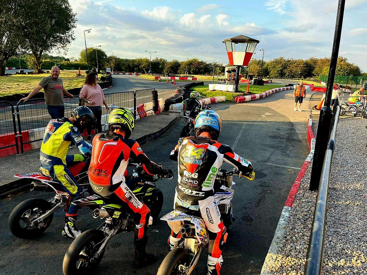 Liam Delves #️⃣3️⃣4️⃣ (@ldrracing) on Twitter photo Great evening last night at <a href="/StrettonCircuit/">Leicester Karting</a> - Leicester on my training bike...
And big steps made with @Leo_Taylor45 with one 2 one tuition working towards his 1st <a href="/FABRacing/">Fab Racing</a> #British #Championship Race 🏁 Great evening last night at <a href="/StrettonCircuit/">Leicester Karting</a> - Leicester on my training bike...
And big steps made with @Leo_Taylor45 with one 2 one tuition working towards his 1st <a href="/FABRacing/">Fab Racing</a> #British #Championship Race 🏁