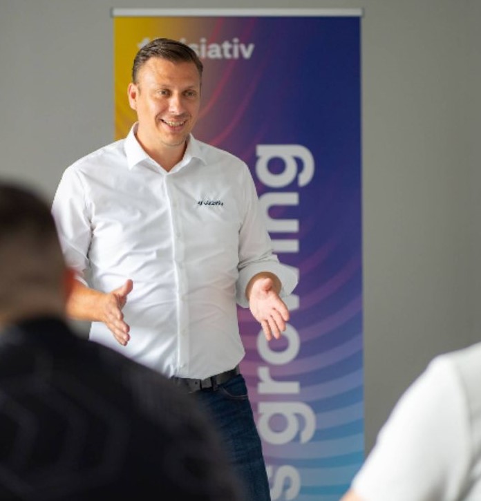 visiativ's tweet photo. [#AllVisiativ] C'est officiel, notre filiale MB CAD devient @visiativgermany ! 👏

C'est avec beaucoup de joie que nous annonçons ce changement ! La famille Visiativ s'agrandit de jour en jour, signe d'une dynamique internationale forte. 

#sharingisgrowing https://t.co/nYadK6rNAi