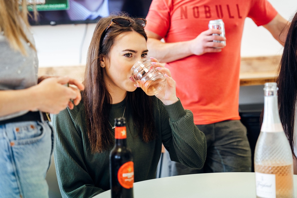 Tr2Rec's tweet image. 💛 AMBER 🖤

A huge shout out to Amber Pollard - one year with us today and the place wouldn't be the same without her. 

Thanks for everything that you do Amber. Here's to the next year! 🙌

#dreamteam #tr2rec #oneyearanniversary