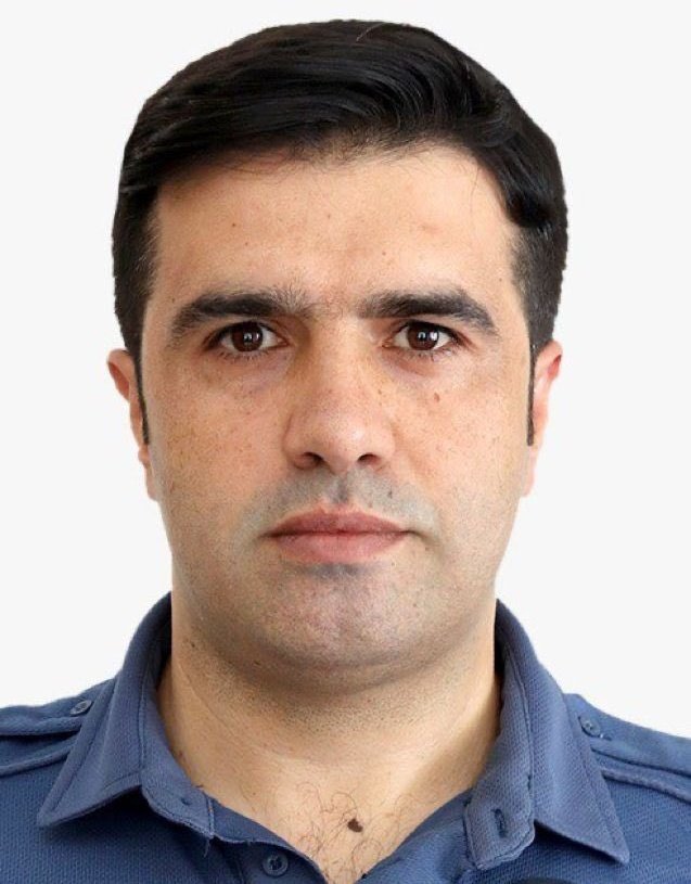Locu62003225's tweet photo. İstanbul Kağıthane'de Polis ekibine düzenlenen hain silahlı saldırıda Polisimiz Hakan Telli Şehit olmuştur. 
Şehidimize Allah'tan rahmet, ailesi, yakınları ve Emniyet teşkilatımıza sabırlar diliyorum.
Aziz Milletimizin başı sağolsun. https://t.co/AUtB65Dp0f