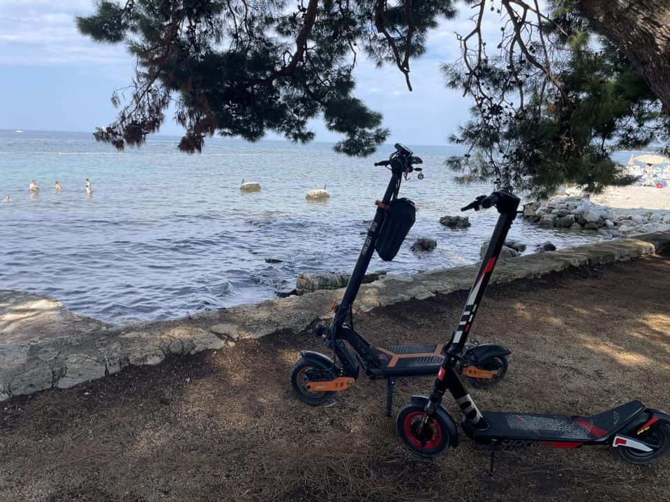 Cecilia81129770's tweet photo. Capturing Travels in Every Frame with the KuKirin Electric Scooter! 📸🛴
Enjoy your coming weekend, Record your charming life🔥🔥
📷from KuKirin's User👍
#NewModel2023 #MakeLifeARide #g3pro #G2MAX #electricscooter #shooting #summerholidays2023 #seasidelife #Kukirin https://t.co/cyH22wmoLp