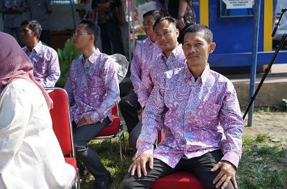 PemkotaBogor's tweet photo. Seragam Batik Pramudi BisKita, Semangat Baru Tingkatkan Layanan di Kota Bogor https://t.co/2FCWsdLKiK

#pemkotbogor #welovebogor #bogohkabogor #bogorberlari https://t.co/rSrgRV4QM3