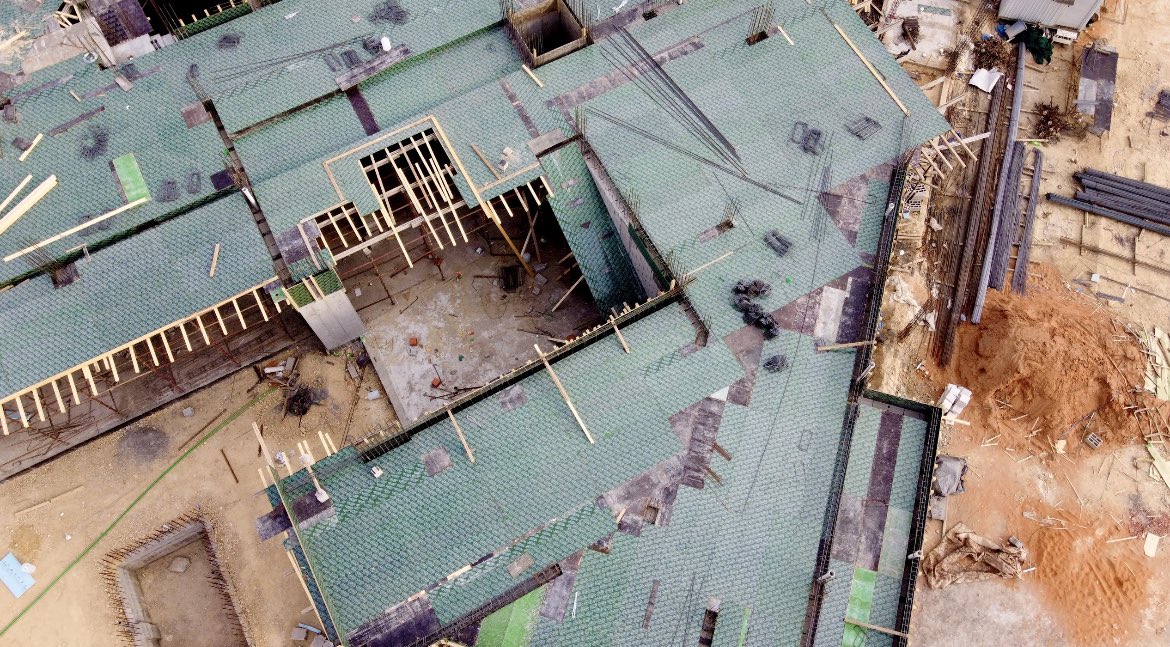 codefingerprint's tweet image. اكتمال اعمال تنفيذ فيلا الندى عظم 
بفضل الله ..
تنفيذ ديكور شلال فى واجه المبنى بشكل احترافي