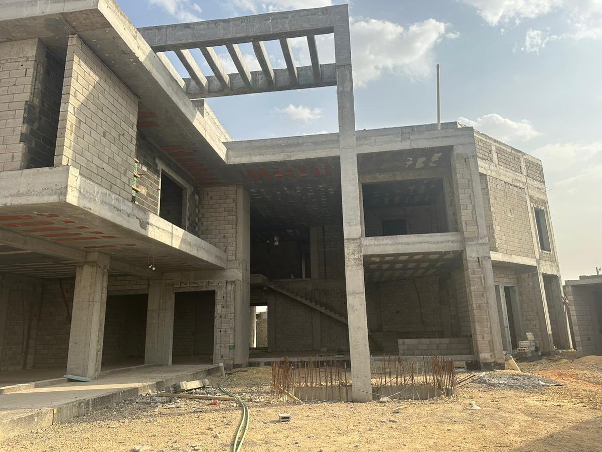 codefingerprint's tweet image. اكتمال اعمال تنفيذ فيلا الندى عظم 
بفضل الله ..
تنفيذ ديكور شلال فى واجه المبنى بشكل احترافي