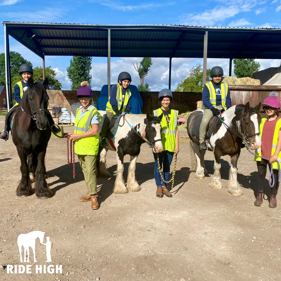 Week 5 of our programme for the children from Afghan refugee families living in MK: Today we made the most of the sunny weather to take them out on a gentle led-hack around Loughton – we saw lots of smiles as they got ready to set off!

@unicef @britishredcross @refugeeaction