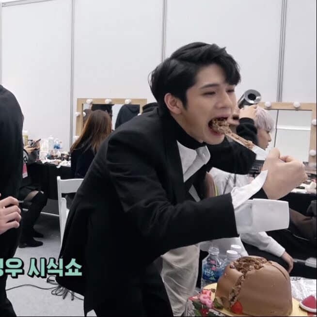 Ong00913's tweet photo. #언제나성우편_옹일병_생일축하해

#HAPPY_ONGSEONGWU_DAY

おんちゃんおたおめ💕💕💕 https://t.co/ksAODc6pcV