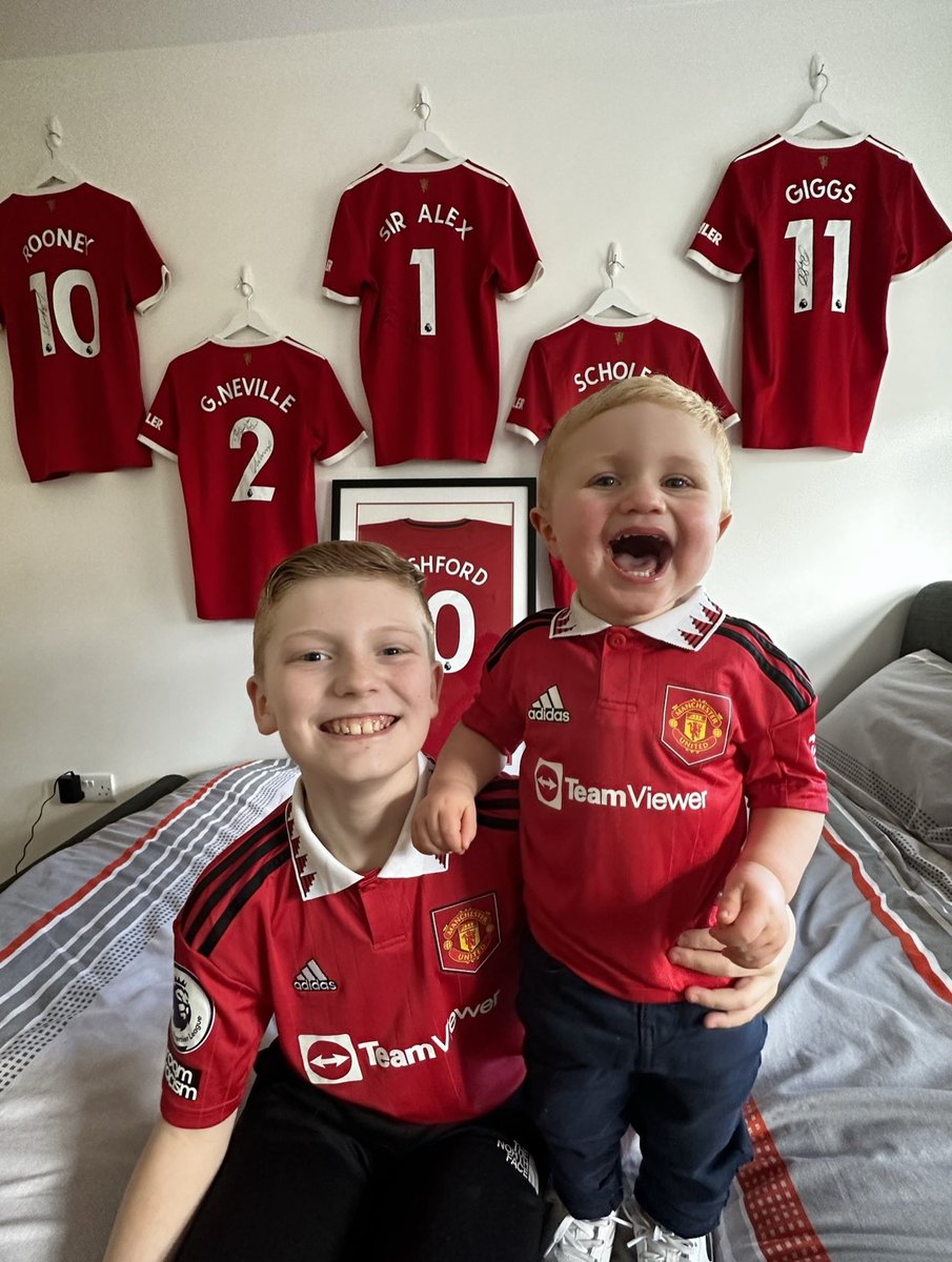 Benjiballer5's tweet photo. Happy Birthday Zak. Little bro is 2 today. #happybirthday #littlebro #zakattack https://t.co/kBbKkL5WN2