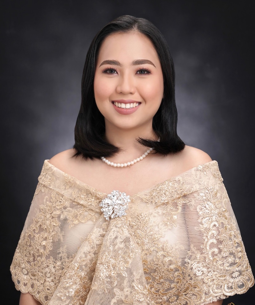 __coffhi's tweet photo. 2 weeks away before the grad rites and I think this is when it really sinks in to me that she’s a magna cum laude 🥹

Little Fhi is so proud of you for working your fingers to the bone, for overcoming your dark thoughts and choosing to live to experience this moment. You did it! https://t.co/62SU4UcYYQ