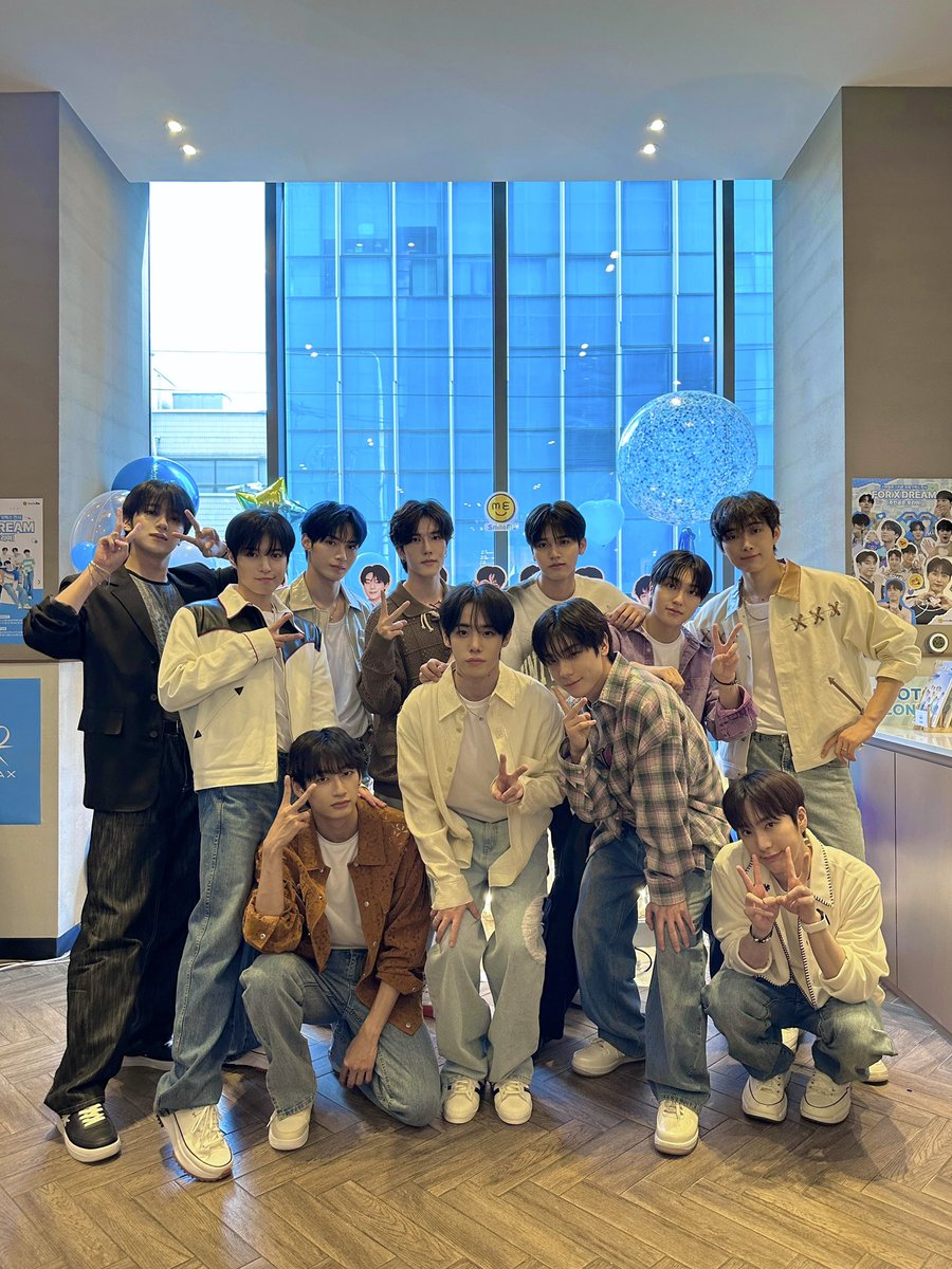 OmegaX_official's tweet photo. [📸]

To. 오엑이들이 보고 싶었을 포엑에게

‘FOR X DREAM’ MEET&amp;GREET 💚
포엑이들을 만날 수 있��서
즐겁고 행복했던 시간 ✨

오늘도 좋은 하루가 되었길 바라요 ☺️

#OMEGA_X  #오메가엑스 https://t.co/lVQa2GSnXB