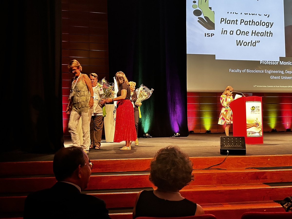 GianfRomanazzi's tweet image. Closing #ceremony of #ICPP2023 starting with #acknowledgment by #FPS to the #excellent #meeting #organizers