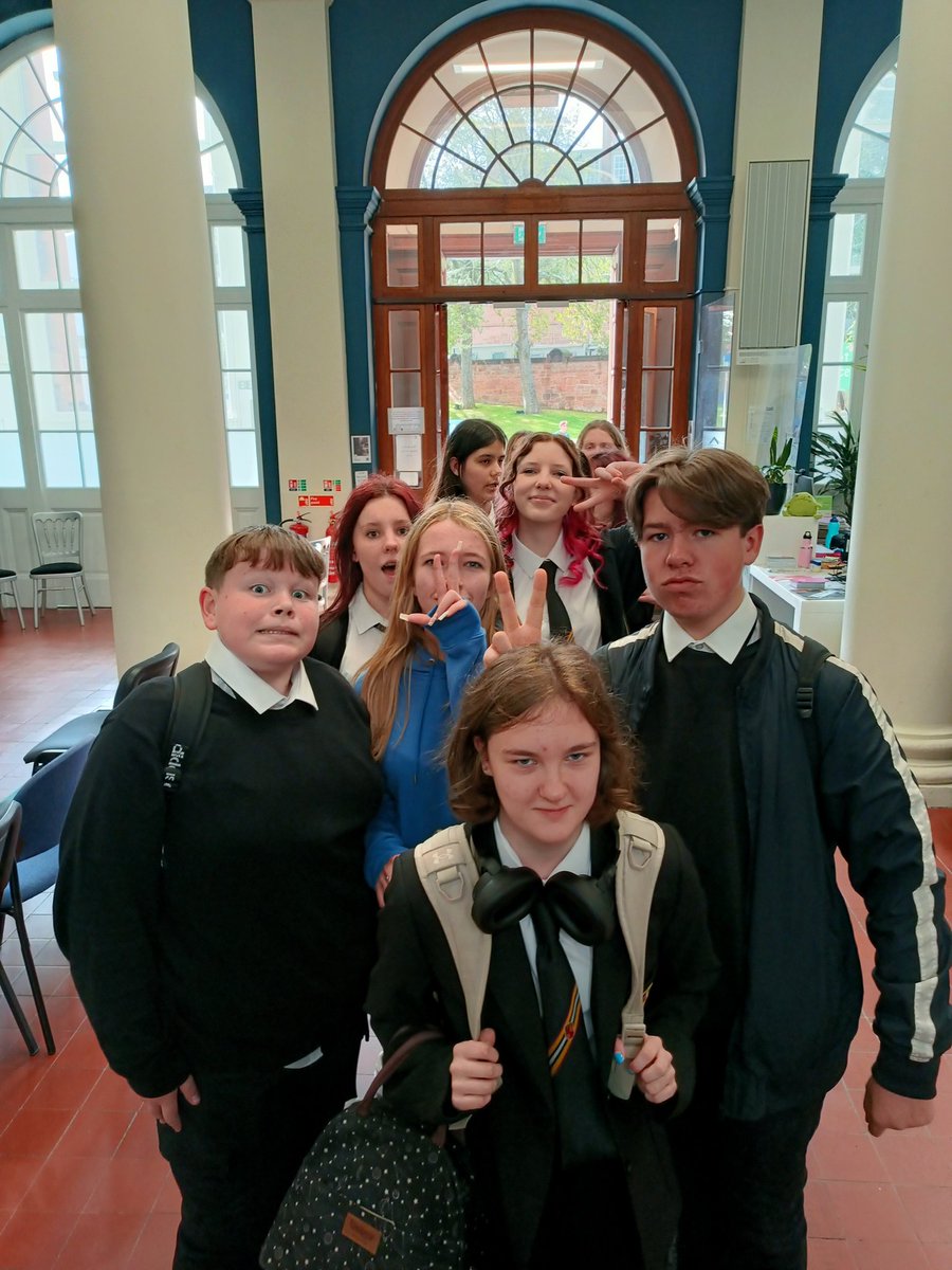 keir_mr's tweet photo. @GlenrothesHS have arrived! Nothing can stop these pupils getting to @edbookfest (or taking selfies). Not even a broken down bus! @EngGlenrothesHS https://t.co/DUpEMqP4BX