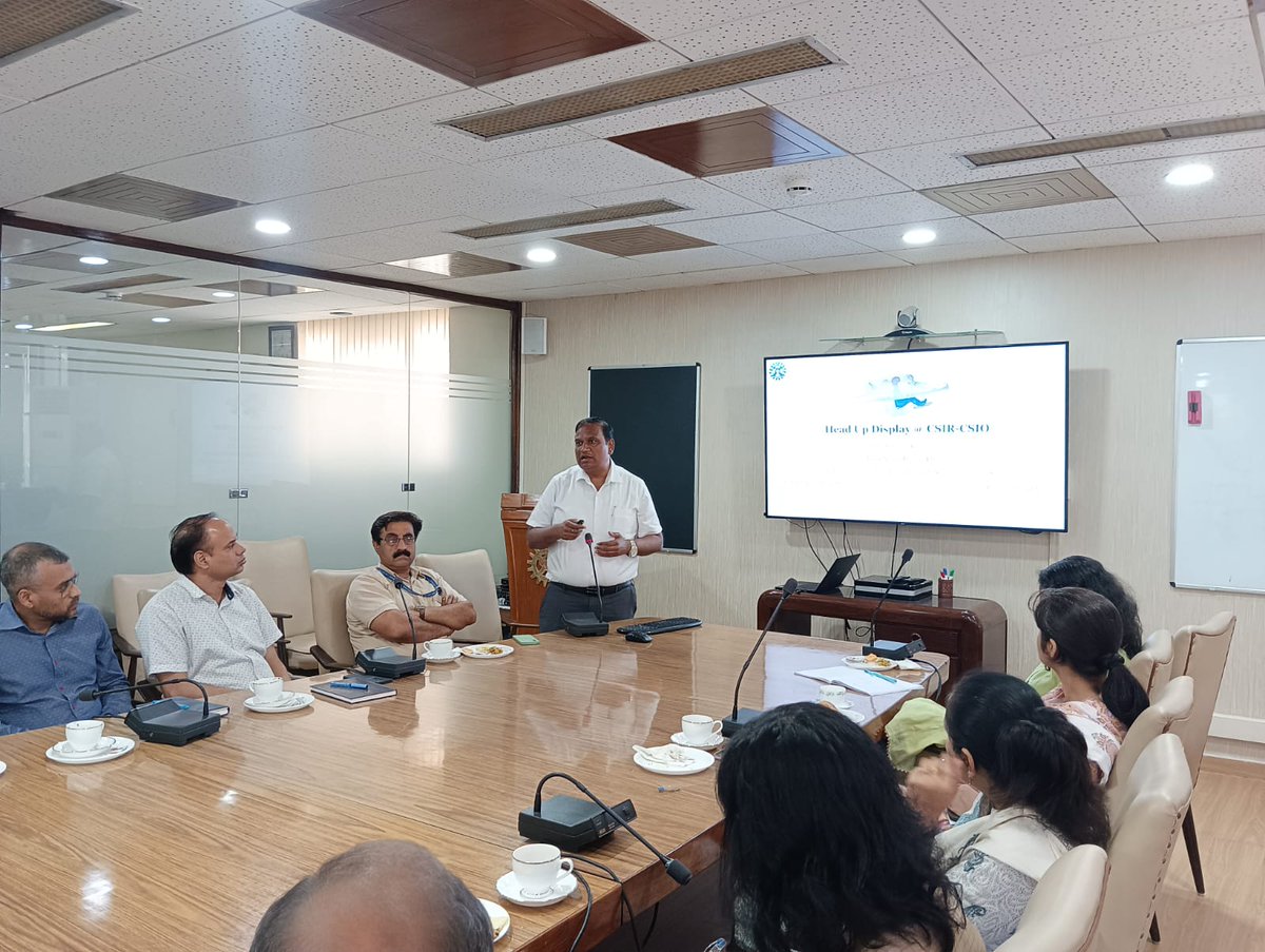 CSIR_CSIO's tweet photo. Privileged to have Vice Admiral Sanjay Mahindru, Deputy Chief of Naval Staff @CSIR_CSIO . A brainstorming discussion was held on the future technologies for the Indian Navy. @CSIR_IND @DrNKalaiselvi @DrJitendraSingh @indiannavy https://t.co/WJ3PVjfe9S