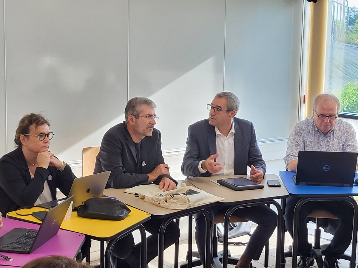 Aujourd'hui nous accueillons <a href="/bsportisse/">Bruno Sportisse</a> PDG de <a href="/Inria/">Inria</a>. L'occasion pour <a href="/GuillaumeGelle/">Guillaume GELLE</a>  de lui présenter l'#URCA et ses thématiques de recherche #sciences #technologies #numerique