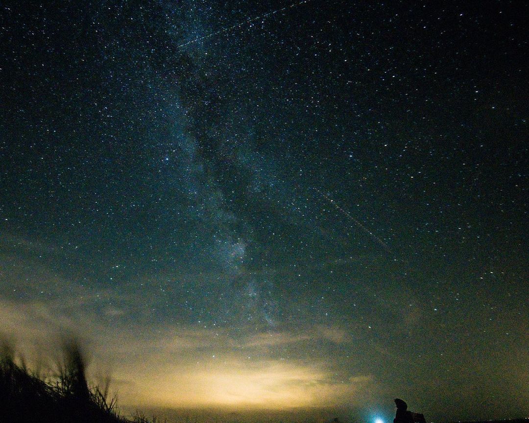TerschellingS's tweet photo. Het Dark Sky Park is de beste plek om te genieten van een magische sterrenhemel. De lucht is er schoon, er heerst stilte en het is er aardedonker.🌌
⬇️
https://t.co/oUs8ziHkV7

📷 angel .am_photos via Instagram https://t.co/8xAILHKbuj
