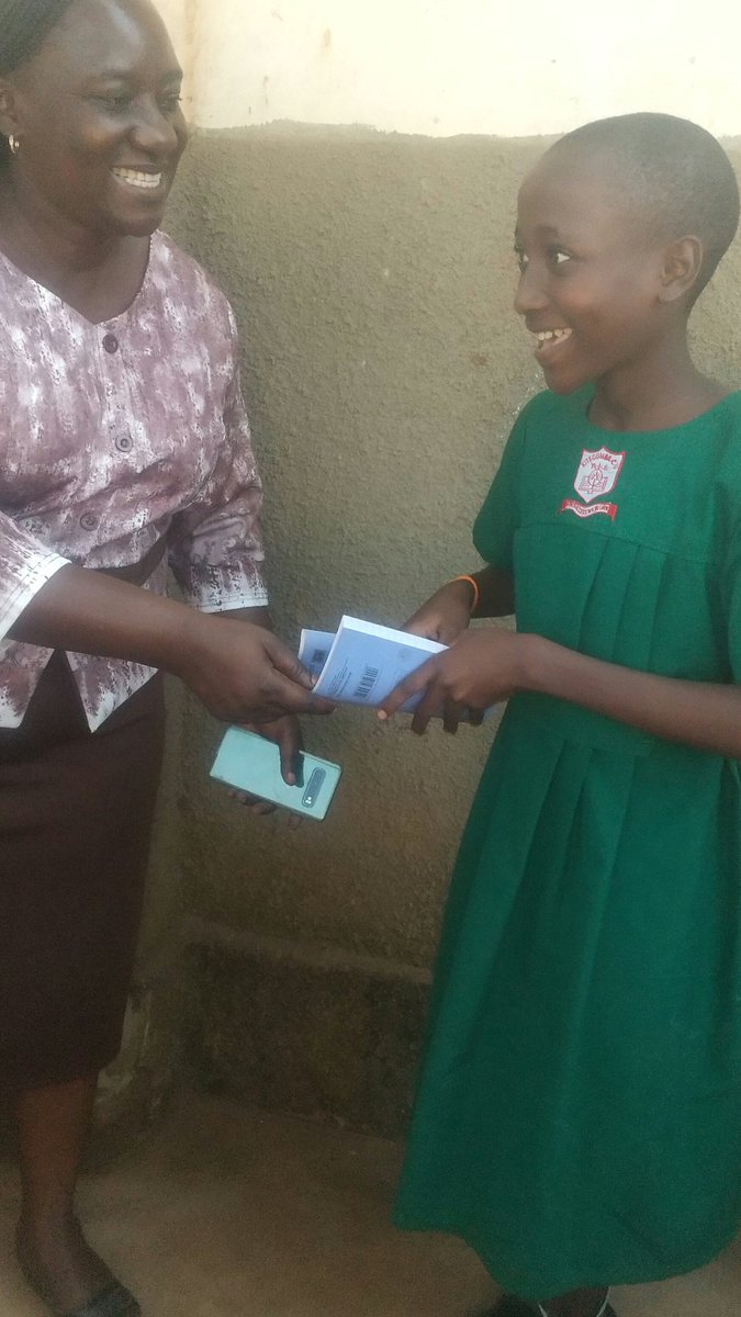 kitegomba's tweet photo. Some of the best performing students receiving gifts from the headteacher
@BinanceBCF #Binancelunchforchildren https://t.co/OZBUBV23N2