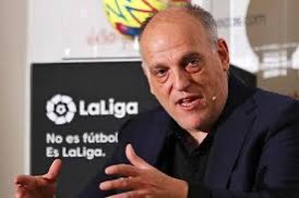 pow_luengo's tweet photo. — RUBIALES HA DIMITIDO COMO PRESIDENTE DE LA RFEF.

— JORGE VILDA PARECE QUE VA A DIMITIR COMO SELECCIONADOR.

SOLO FALTA QUE NOS CARGUEMOS A DON JAVIER TEBAS, EL PERSONAJE QUE SE ESTÁ CARGANDO NUESTRA LIGA. https://t.co/cHxF7hBZOL