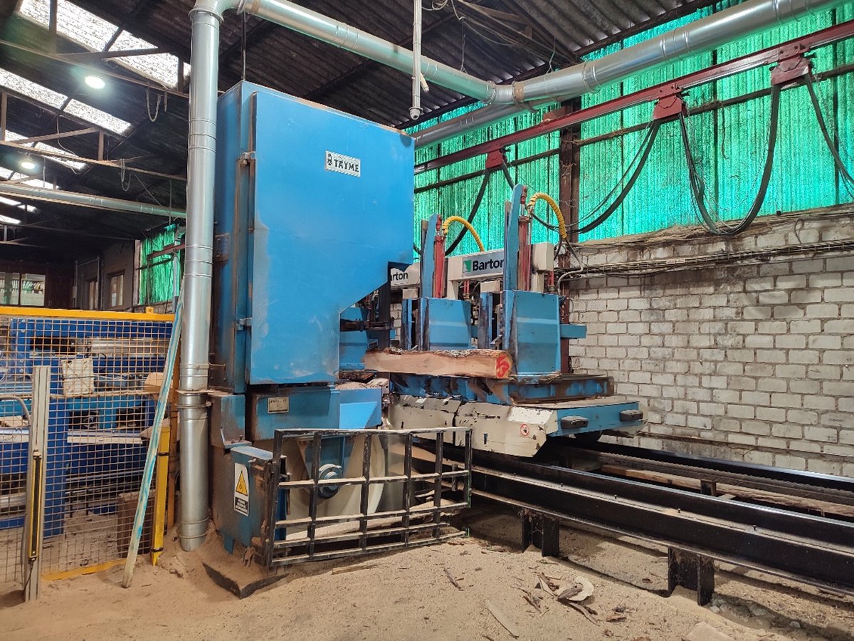 LifeRebollo's tweet photo. El proyecto #Liferebollo sigue avanzando. En las instalaciones de @maderasvaronars de #Santelices se aserró la madera de #Soria, con trazabilidad tabla a tabla proveniente de #bosques con #GFS. De esta madera se obtendrán muestras para la caracterización de #Quercuspyrenaica. https://t.co/WsPmZQPJ2s