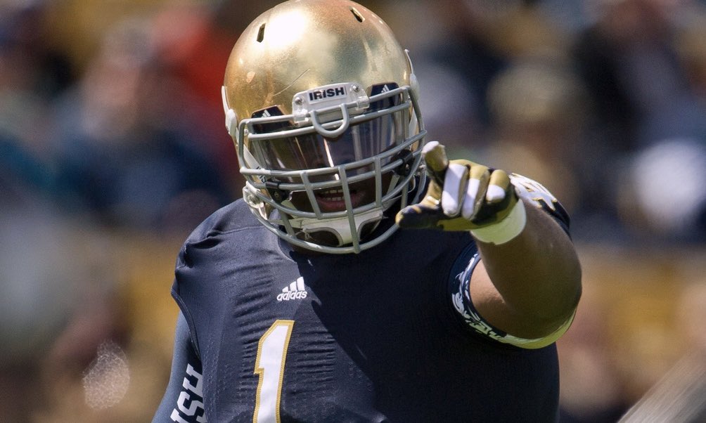Insidetheirish's tweet photo. 1 day until kickoff… #GoIrish ☘️

Remembering #1 RB Greg Bryant and #1 DL Louis Nix III. May they rest in peace. https://t.co/qYU1O4TVUq