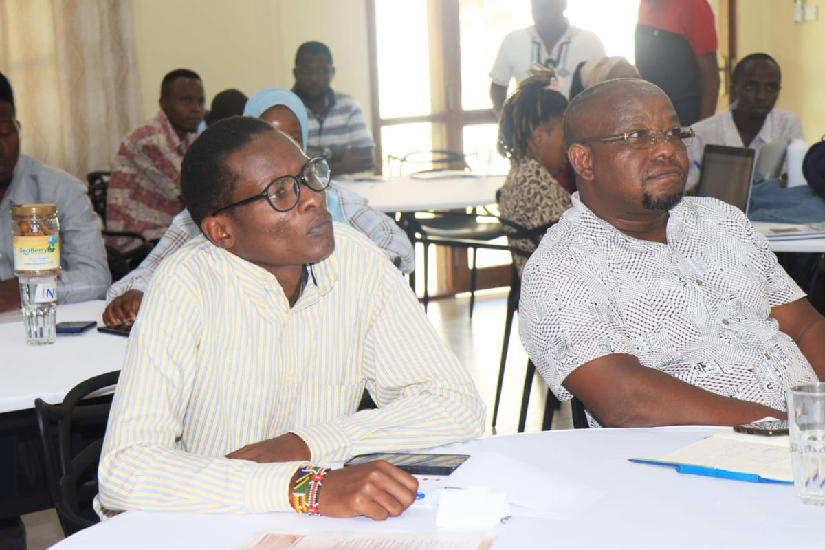 Timiza_CC's tweet photo. CSOs in Kilifi unpacking the Kilifi county climate change policy and discussing education matters more so on CBC which was presented by Each rights @Timiza_CC
#CSOClimateActionKilifi
@EACHRights
@KCCGP_
@oxfaminKE
@Alineafrica https://t.co/k7MGbJtECa