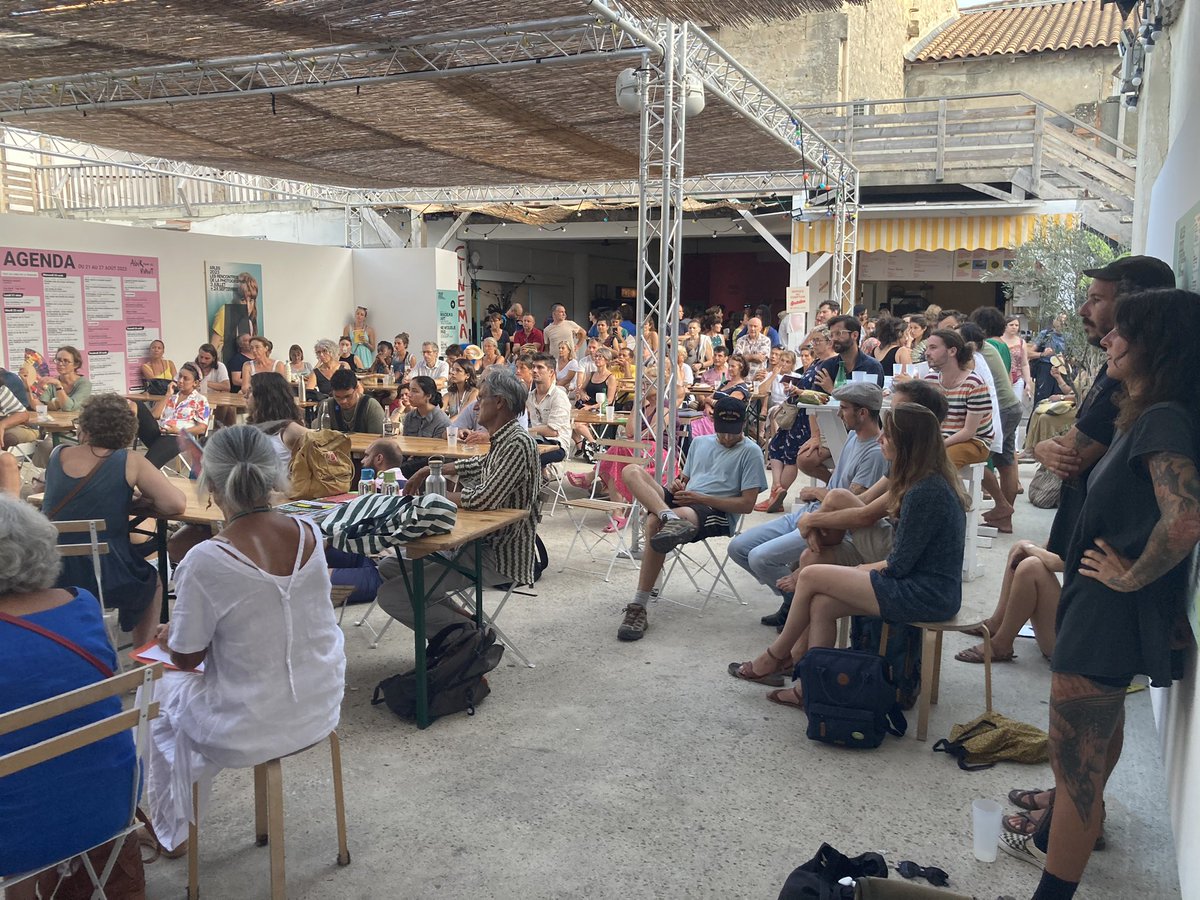 OsuPytheas's tweet photo. Beau succès pour les premiers cafés citoyens @Agirpourvivant @VilleArles avec @MIOceanologie @LPED151 @cerege_officiel 

Animation @NatachaTriou @franceculture @ScienceCQFD Et @NicolasMeyrieux https://t.co/oDbpAOJ96z