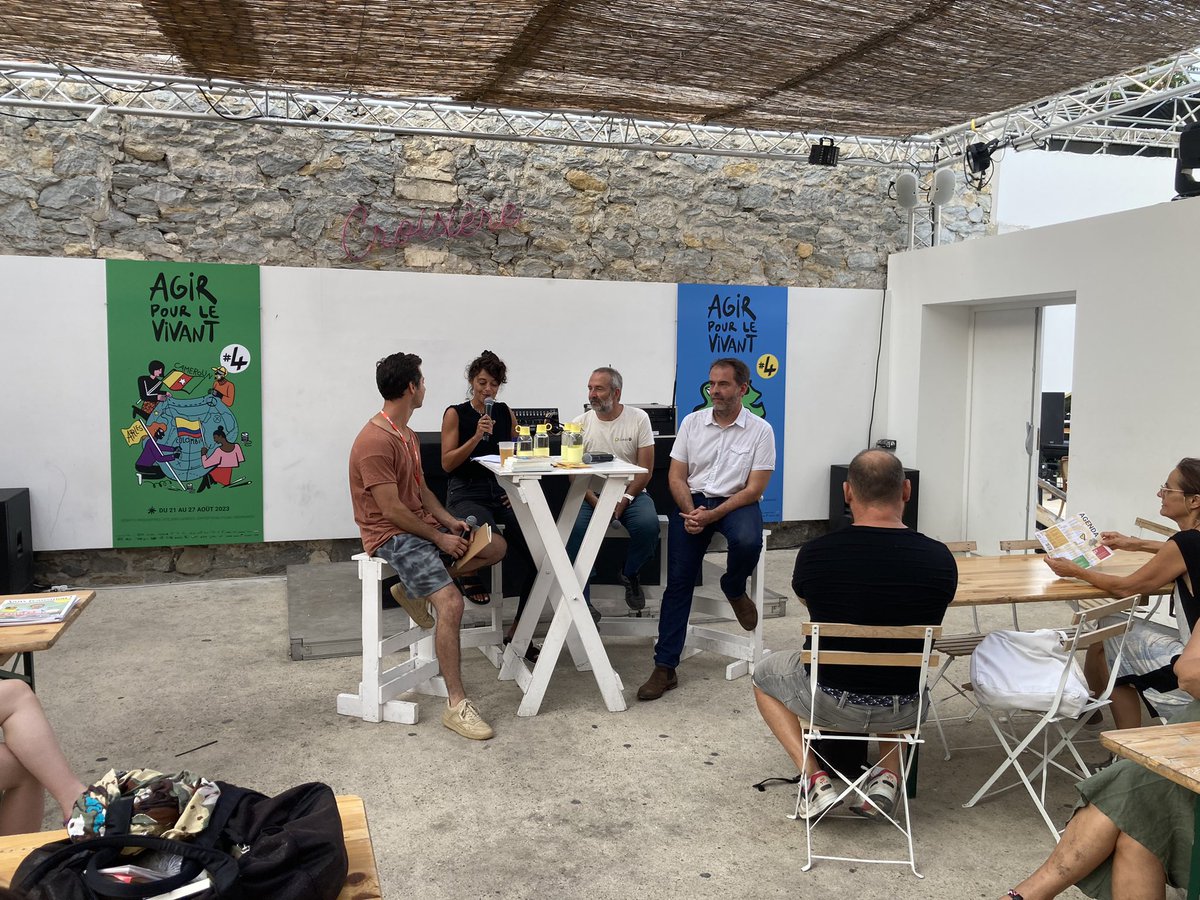 OsuPytheas's tweet photo. Beau succès pour les premiers cafés citoyens @Agirpourvivant @VilleArles avec @MIOceanologie @LPED151 @cerege_officiel 

Animation @NatachaTriou @franceculture @ScienceCQFD Et @NicolasMeyrieux https://t.co/oDbpAOJ96z