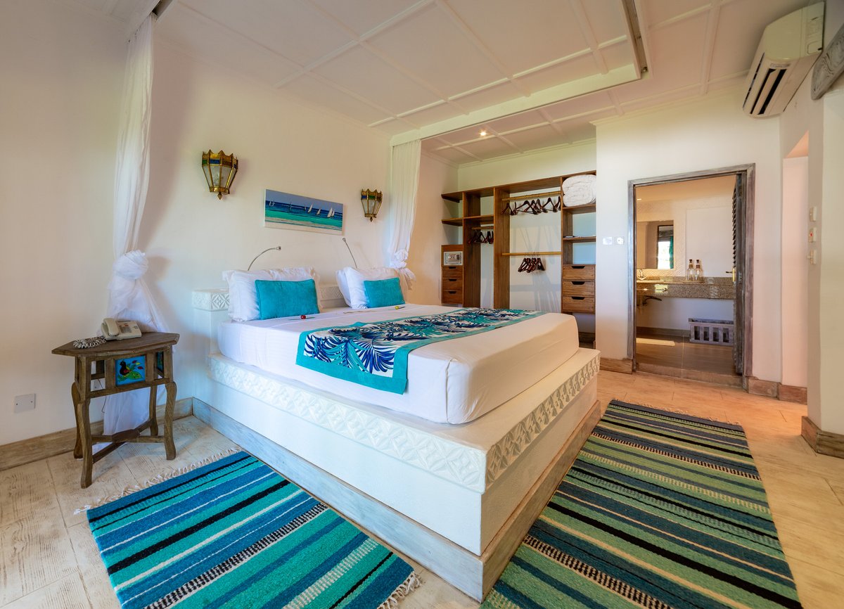 RoyalCTravel's tweet photo. Experience pure bliss at the Sands Hotel, Chale Island! Don't miss out on the chance to create lasting memories in this hidden gem of the Indian Ocean.
for booking call: 0712240829/0731240829 https://t.co/2ptHHuoz0U