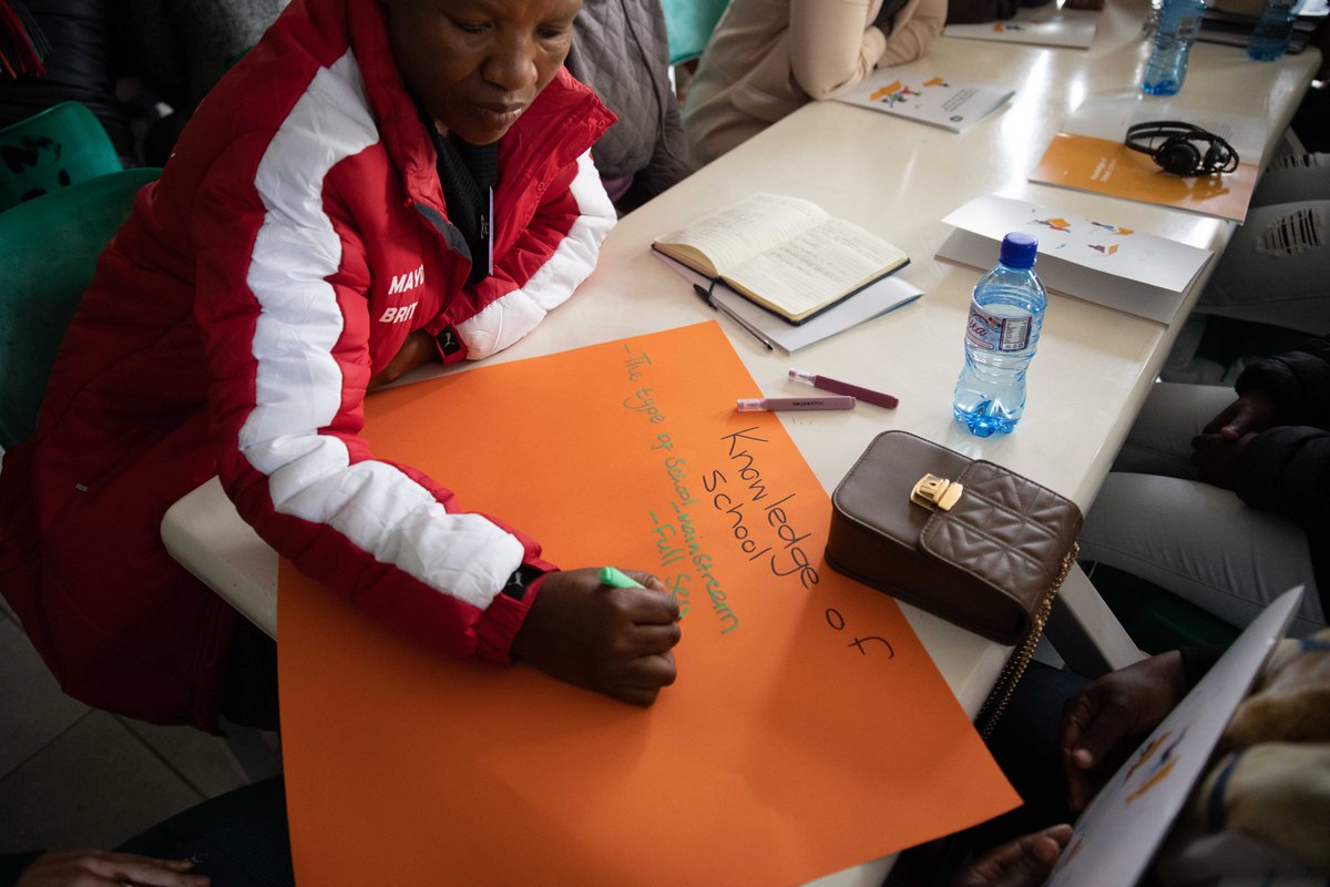 The Knowledge of School Domain. 

Participants in the survey were required to indicate the extent to which they agreed or disagreed with the statement: 'I do not know what is going on at my child's school.
Click the link to hear what their responses were:  2cm.es/stAC